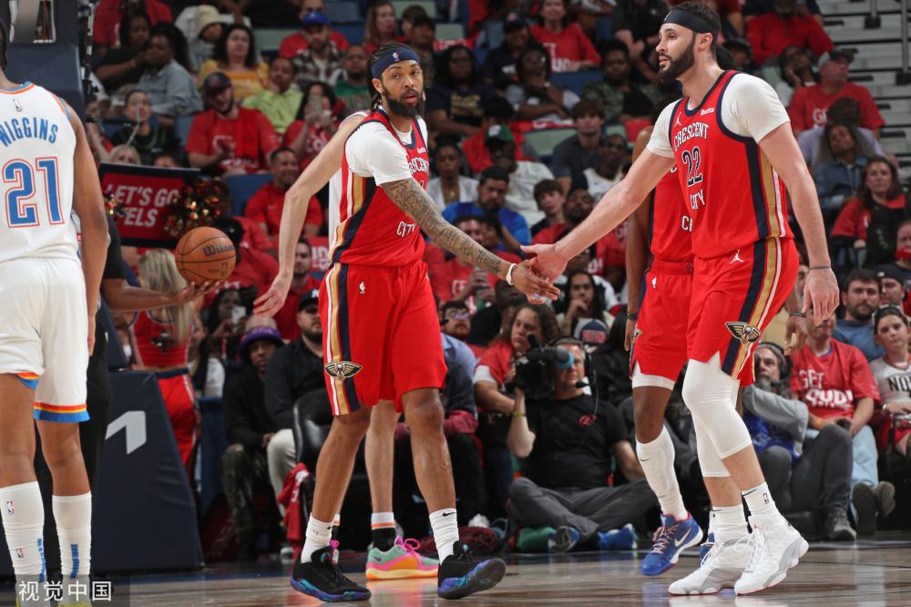 他用实际行 他用实际行